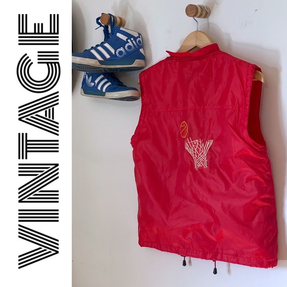 Epic vintage zippered vest with basketball embroidery in vibrant red, unisex - Picture 11 of 12